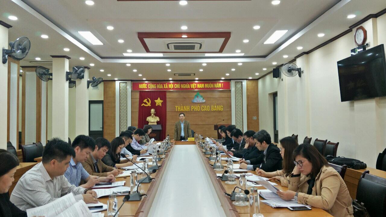 Đoàn giám sát làm việc tại UBND thành phố Cao Bằng