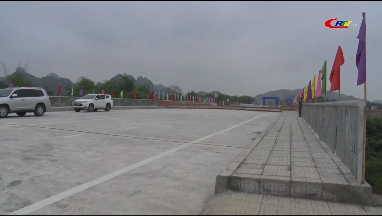 Cầu đường bộ II Tà Lùng, huyện Quảng Hòa (Việt Nam) - Thủy Khẩu (Trung Quốc) hoàn thành đầu tháng 3/2021.
