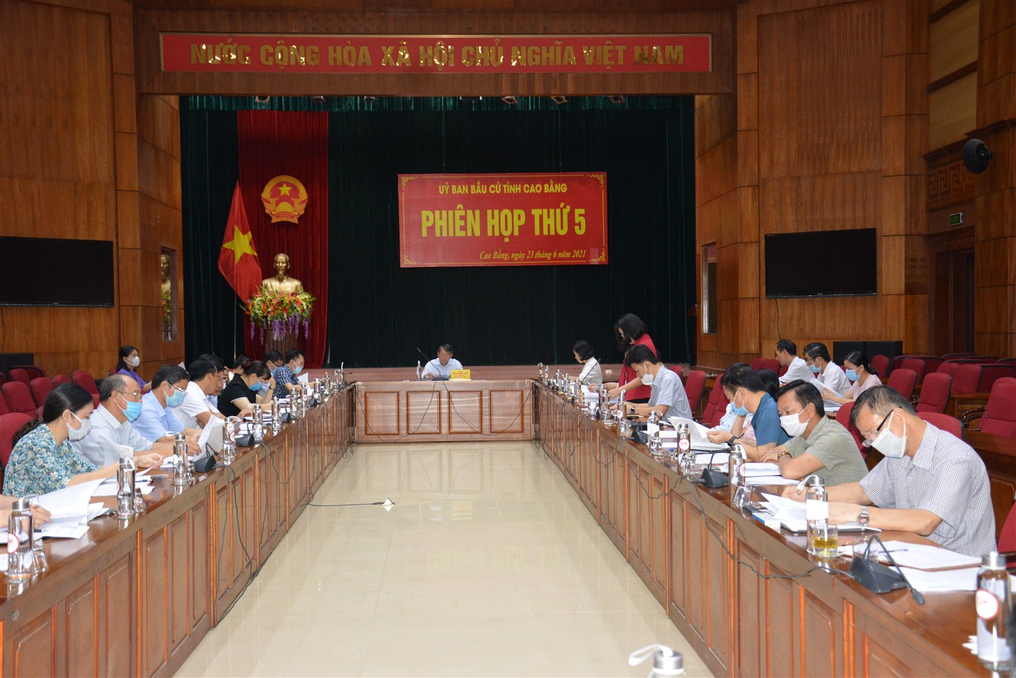 Phiên họp thứ 5 của Uỷ ban bầu cử tỉnh Cao Bằng