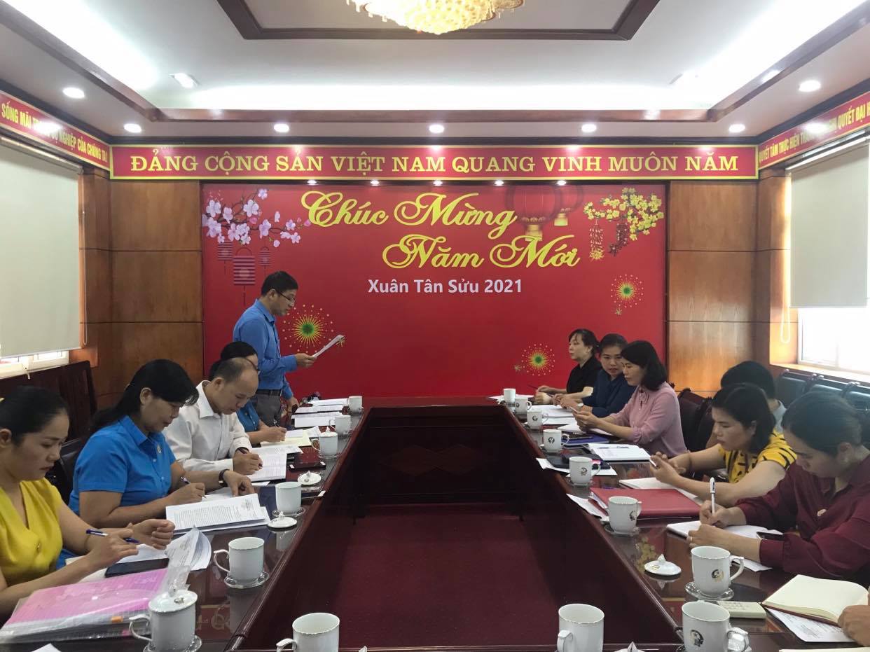 Đoàn kiểm tra Công đoàn Viên chức tỉnh làm việc tại Công đoàn cơ sở Văn phòng Đoàn Đại biểu Quốc hội và Hội đồng nhân dân tỉnh Cao Bằng.