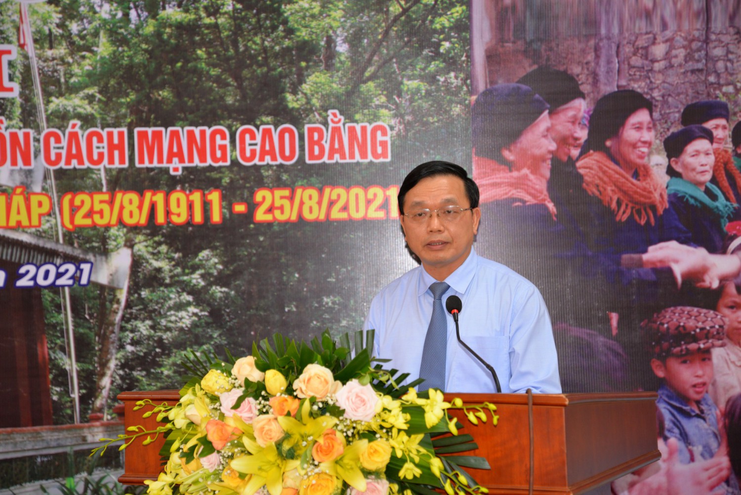 Phó Bí thư Thường trực Tỉnh ủy, Chủ tịch HĐND tỉnh Triệu Đình Lê phát biểu tại buổi tọa đàm.
