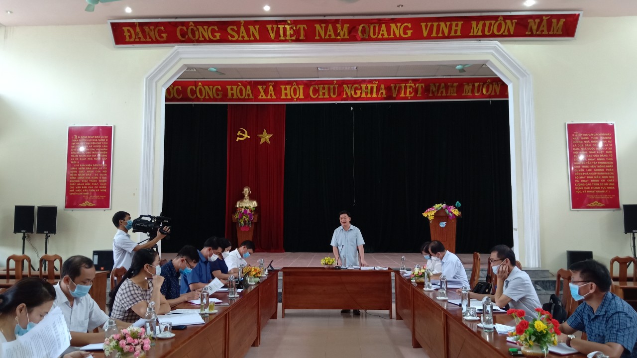 Đ/c La Văn Hồng - Trưởng Ban KT-NS kết luận buổi làm việc