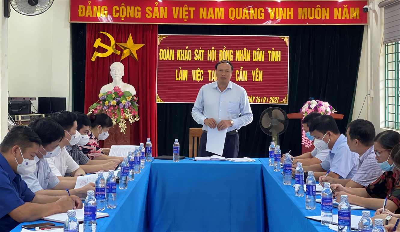 Phó Chủ tịch HĐND tỉnh Hoàng Văn Thạch phát biểu tại buổi làm việc