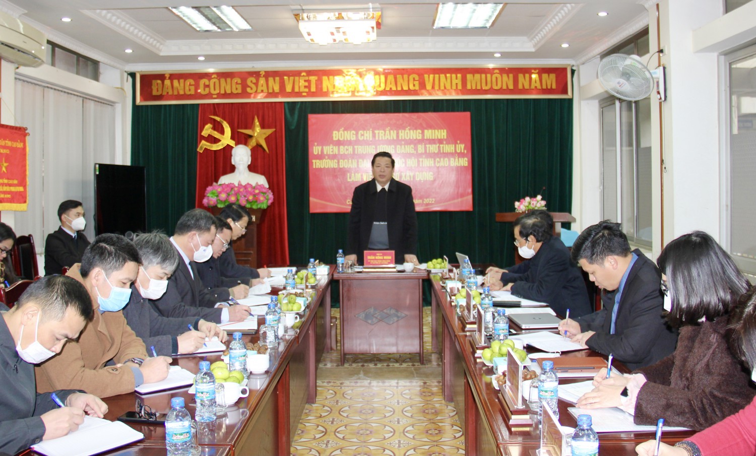 Bí thư Tỉnh ủy Trần Hồng Minh phát biểu kết luận buổi làm việc với Sở Xây dựng