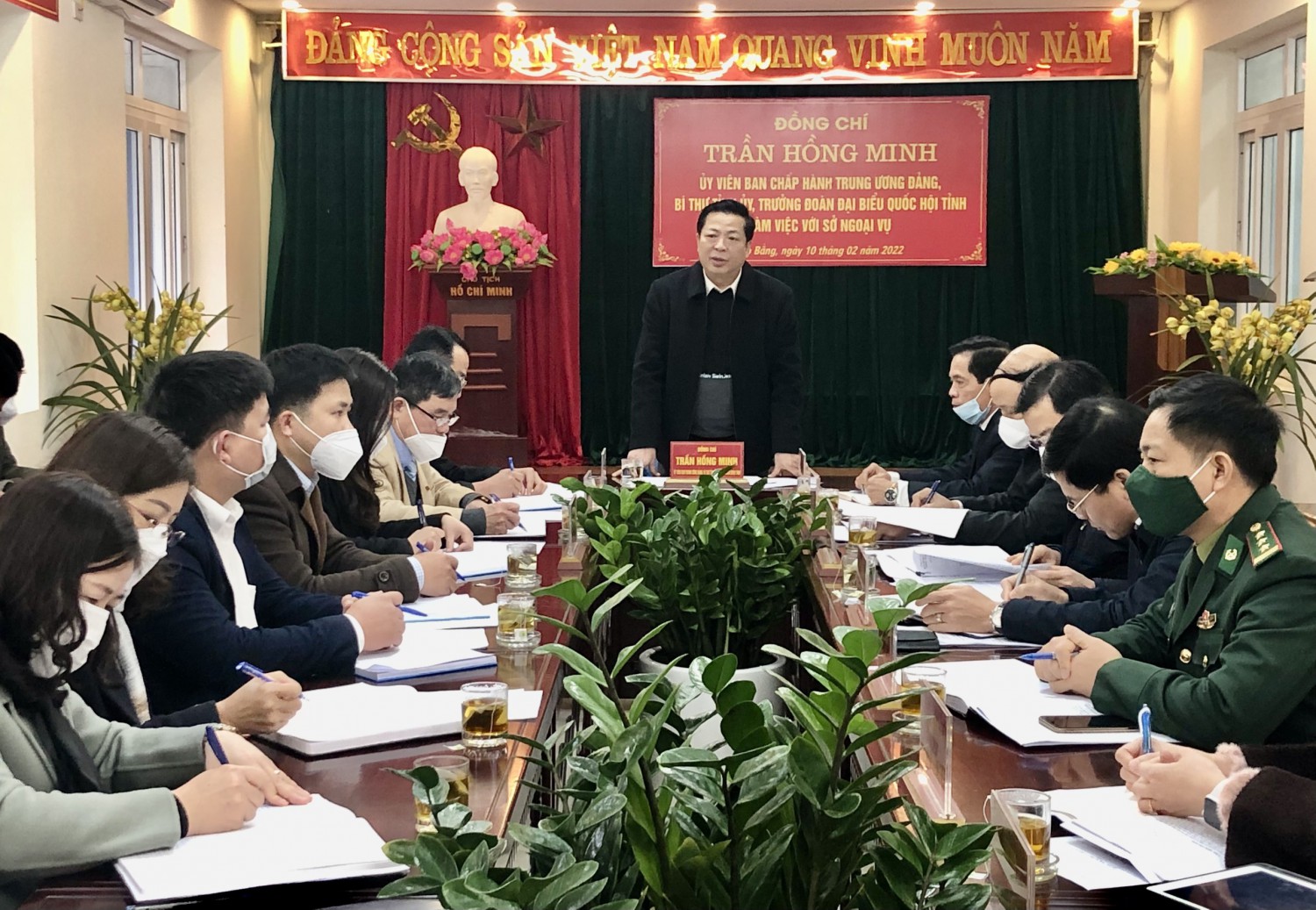 Bí thư Tỉnh ủy Trần Hồng Minh phát biểu tại buổi làm việc với Sở Ngoại vụ.