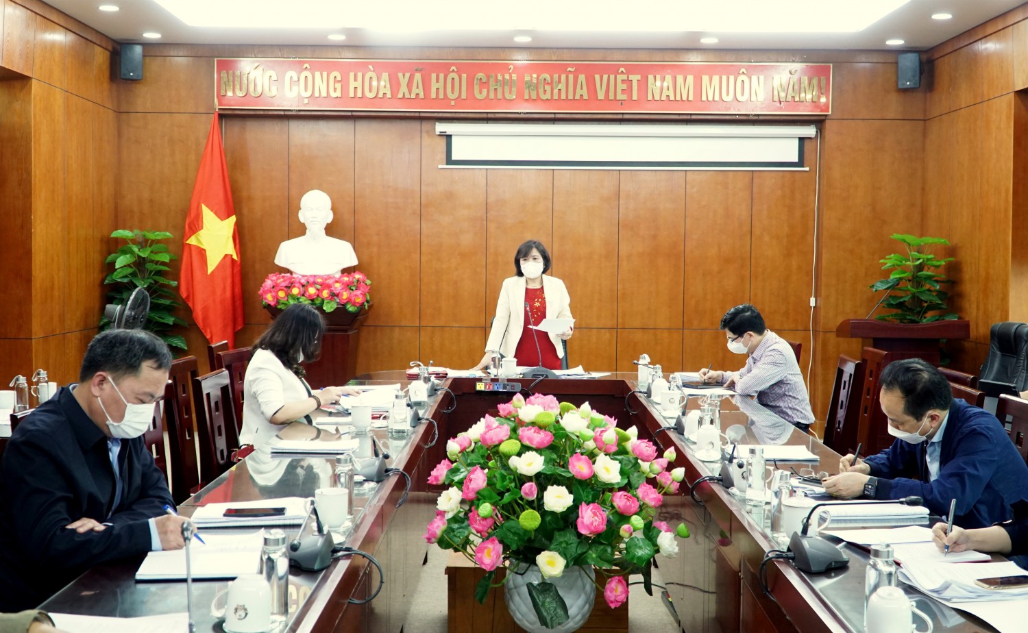 Phó trưởng Ban Kinh tế - Ngân sách HĐND tỉnh Mạc Thanh Tâm phát biểu tại buổi giám sát.