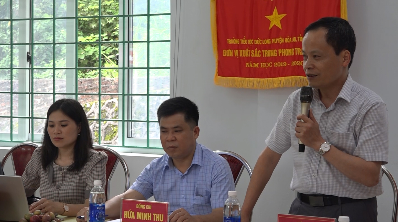 Phó Chủ tịch HĐND tỉnh Nông Thanh Tùng dự và phát biểu tại buổi sinh hoạt Chi bộ Trường Tiểu học Đức Long.