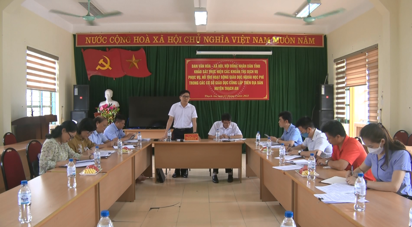 Đoàn khảo sát làm việc tại phòng Giáo dục - Đào tạo huyện Thạch An