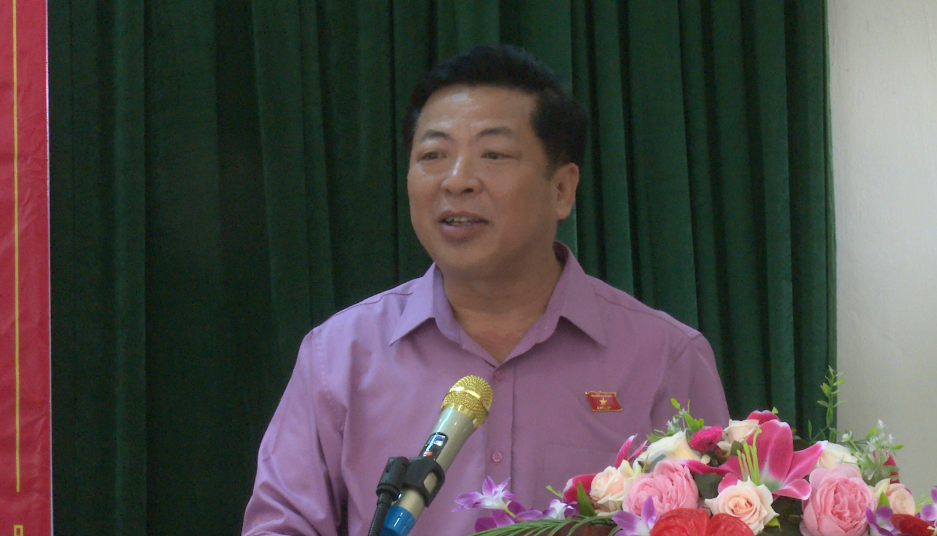 Đồng chí Trần Hồng Minh, Uỷ viên Ban Chấp hành Trung ương Đảng, Bí thư Tỉnh uỷ, Trưởng Đoàn đại biểu Quốc hội (ĐBQH) tỉnh phát biểu giải trình một số kiến nghị của cử tri