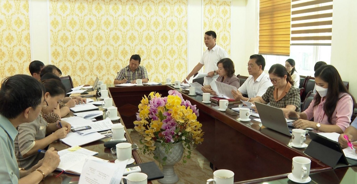 Đ/c Bàn Qúy Sơn - Trưởng Ban Dân tộc HĐND tỉnh phát biểu kết luận