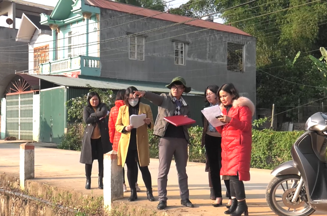 Đoàn khảo sát của Ban Pháp chế HĐND thành phố Cao Bằng khảo sát việc giải quyết các ý kiến, kiến nghị của cử tri trên địa bàn thành phố.