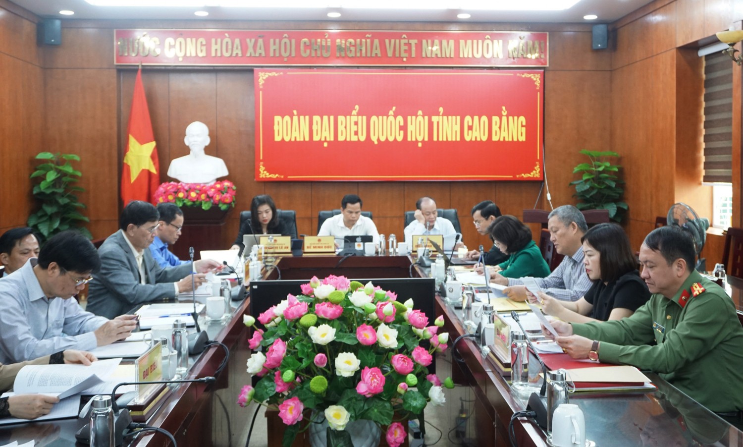 Các đại biểu dự phiên chất vấn tại điểm cầu Cao Bằng.