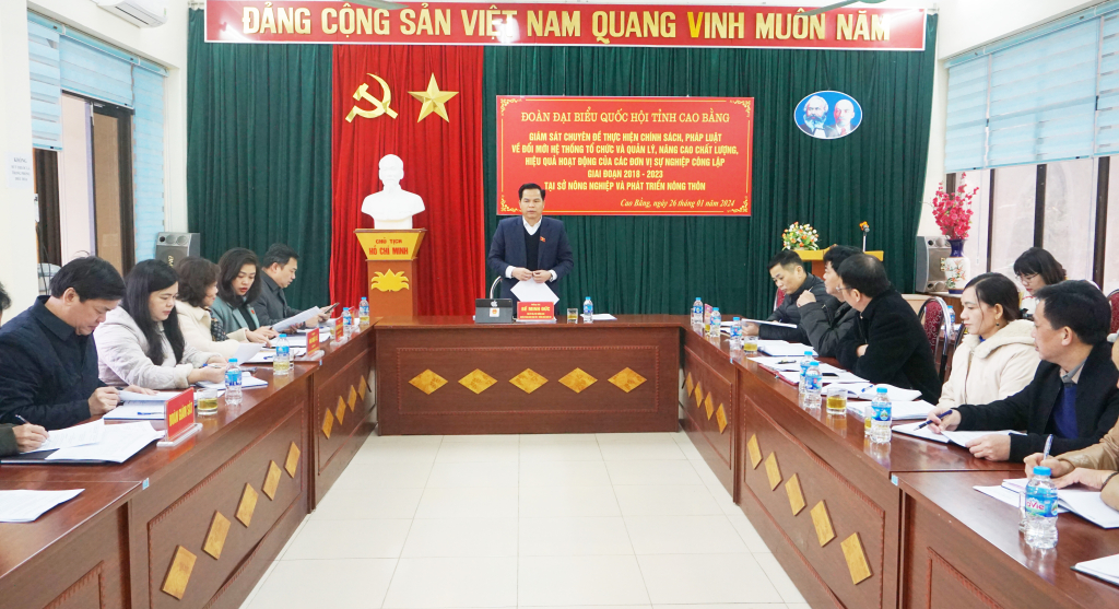 Phó Trưởng đoàn chuyên trách Đoàn đại biểu Quốc hội tỉnh Bế Minh Đức kết luận buổi giám sát.